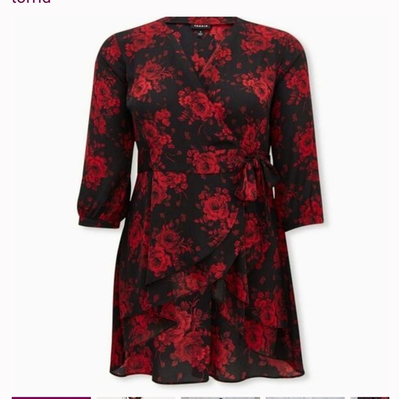 Torrid Georgette Wrap Tunic Blouse Red Roses Womens Plus Size 1X - Picture 1 of 6